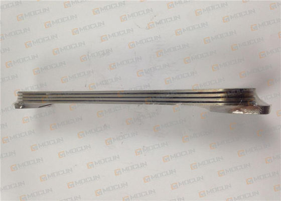 Buen precio El tipo base del radiador de refrigerador de aceite del motor diesel para el equipo pesado 6D14 parte ME034570 en línea